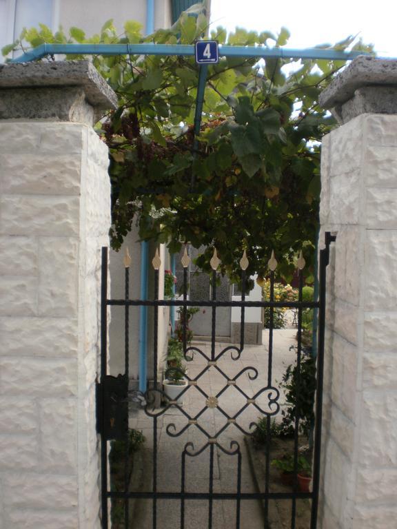 Песента На Морето Obzor Exterior photo